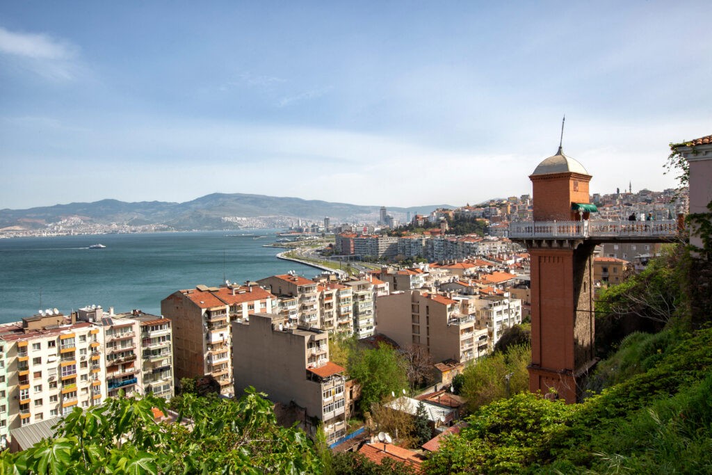 historical elevator izmir